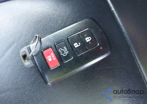 2018 Toyota Highlander Xle z USA, uszkodzony, nr VIN 5TDKZRFH9JS546214